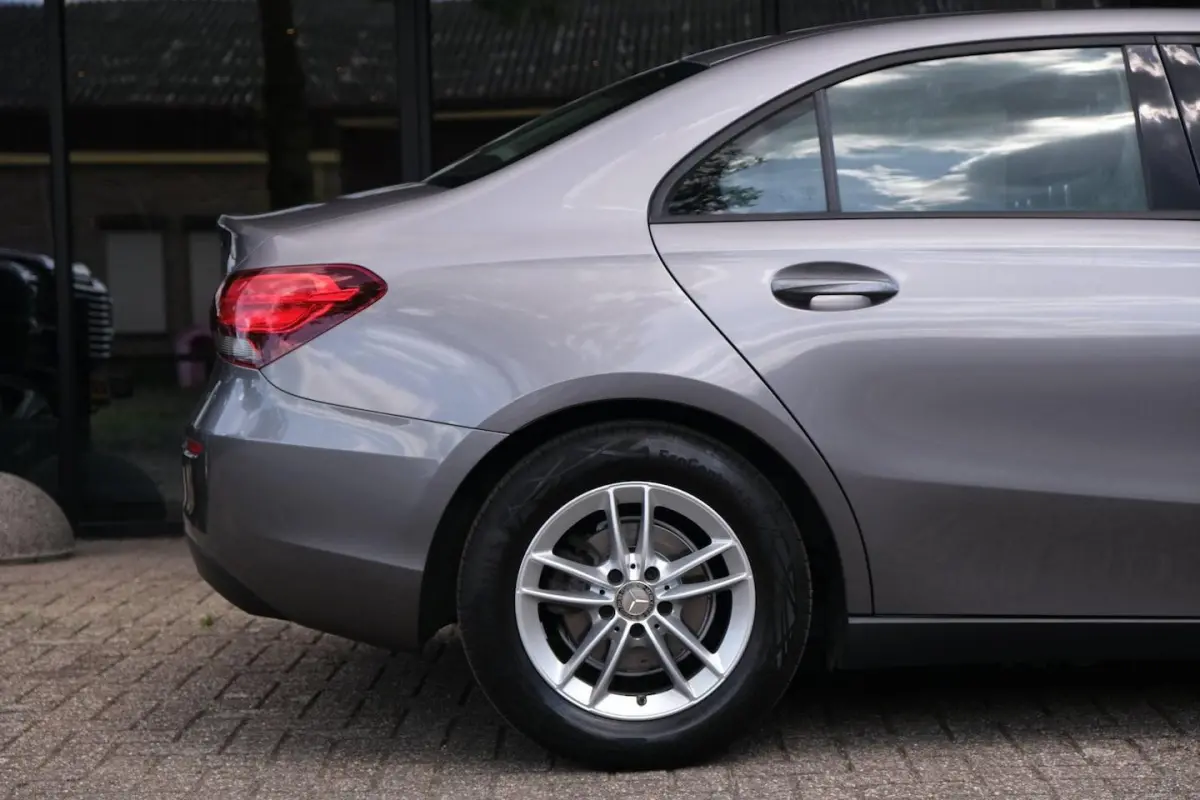 180|Rijklaar|Camera|Apple Carplay|Android Auto|LaneAssist|Regensensor