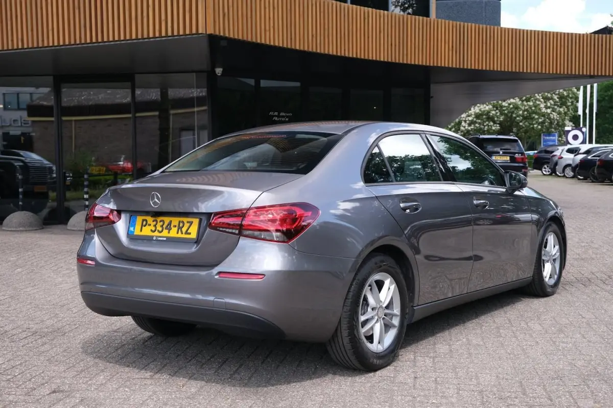 180|Rijklaar|Camera|Apple Carplay|Android Auto|LaneAssist|Regensensor