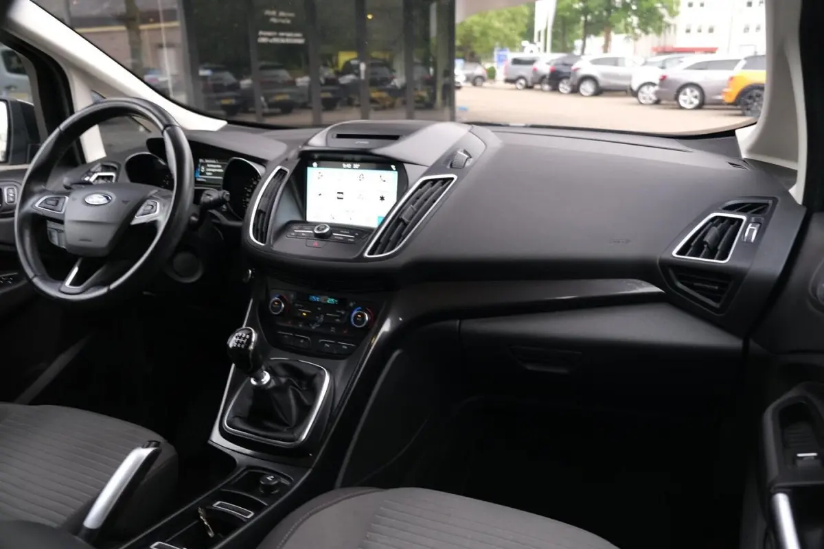 1.5 Titanium|Rijklaar|Camera|Carplay|AndroidAuto|Winterpakket|Dealeronderhouden