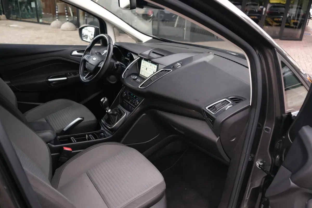 1.5 Titanium|Rijklaar|Camera|Carplay|AndroidAuto|Winterpakket|Dealeronderhouden