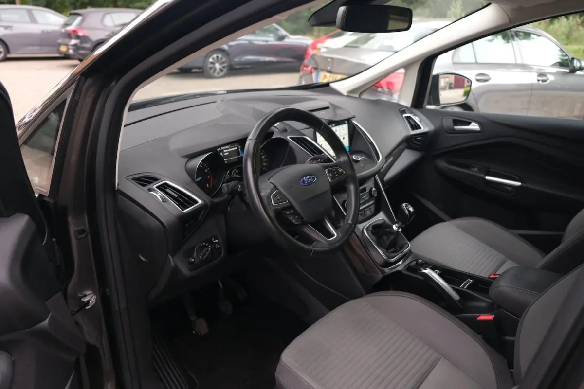 1.5 Titanium|Rijklaar|Camera|Carplay|AndroidAuto|Winterpakket|Dealeronderhouden