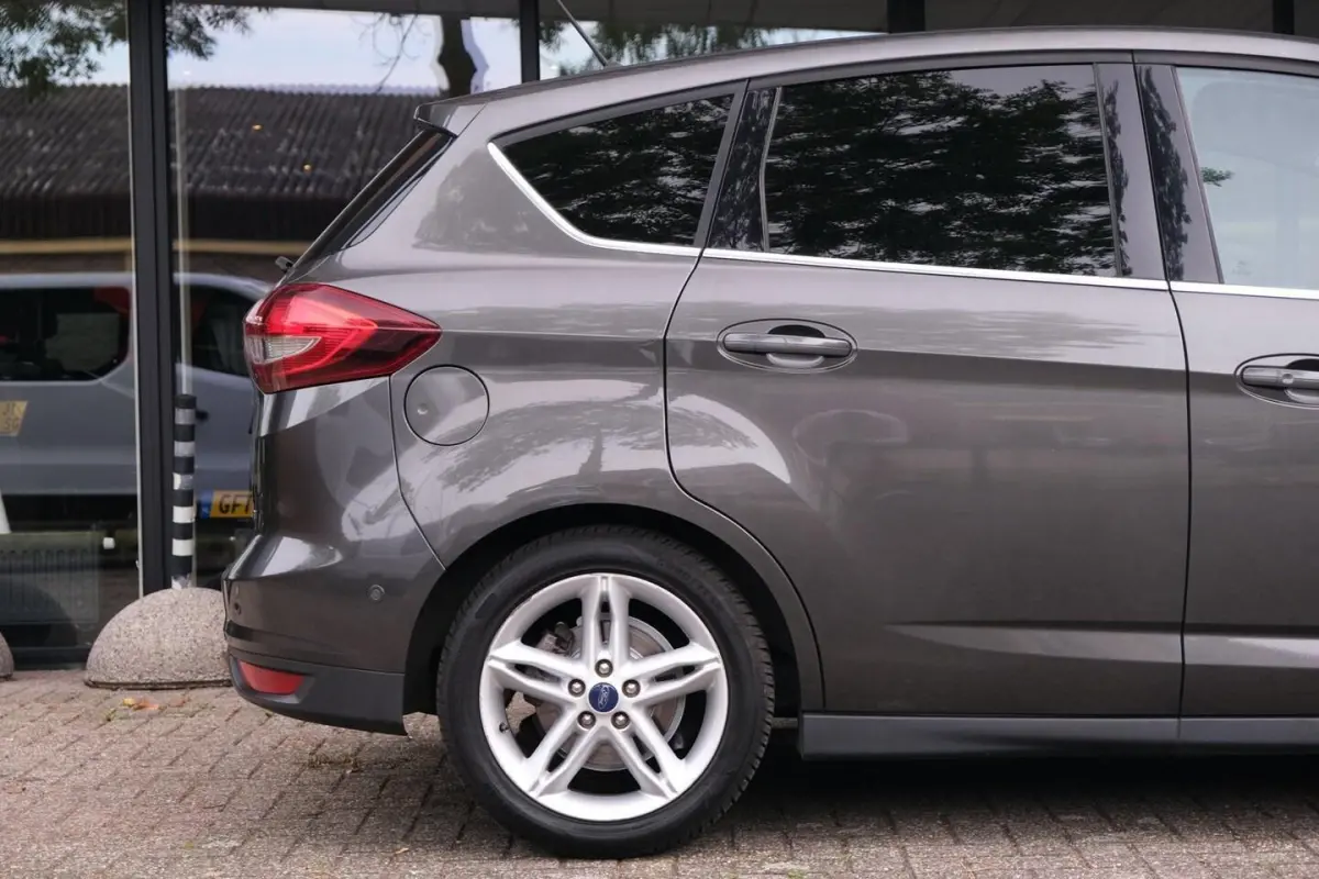 1.5 Titanium|Rijklaar|Camera|Carplay|AndroidAuto|Winterpakket|Dealeronderhouden