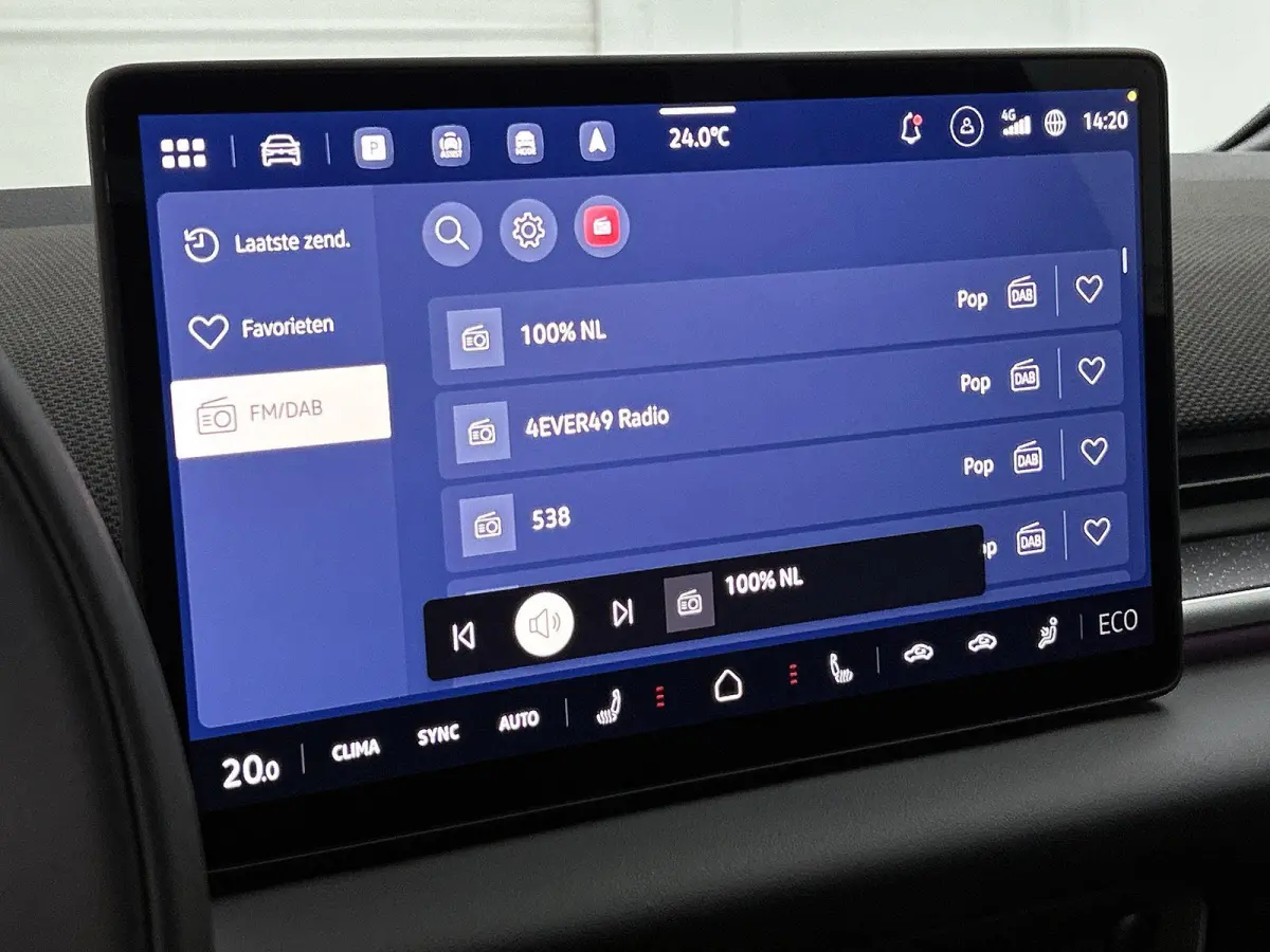 Life 50 kWh 170 PK | Steunhaak | Navigatie | Apple Carplay draadloos | Stoelverwarming | Ruiten getint | 19" Lichtmetalen velgen | Android Auto draadloos | LED verlichting | Camera | Climate