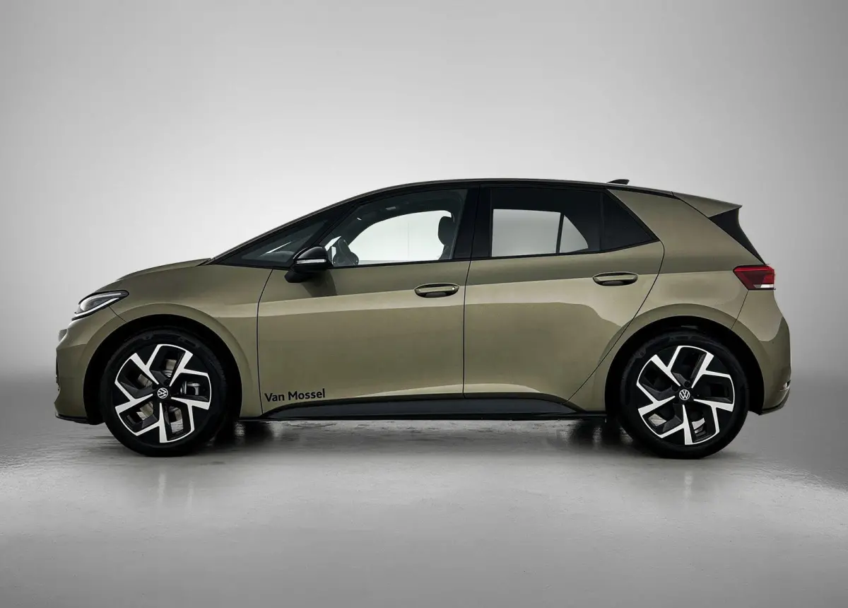 Life 50 kWh 170 PK | Steunhaak | Navigatie | Apple Carplay draadloos | Stoelverwarming | Ruiten getint | 19" Lichtmetalen velgen | Android Auto draadloos | LED verlichting | Camera | Climate