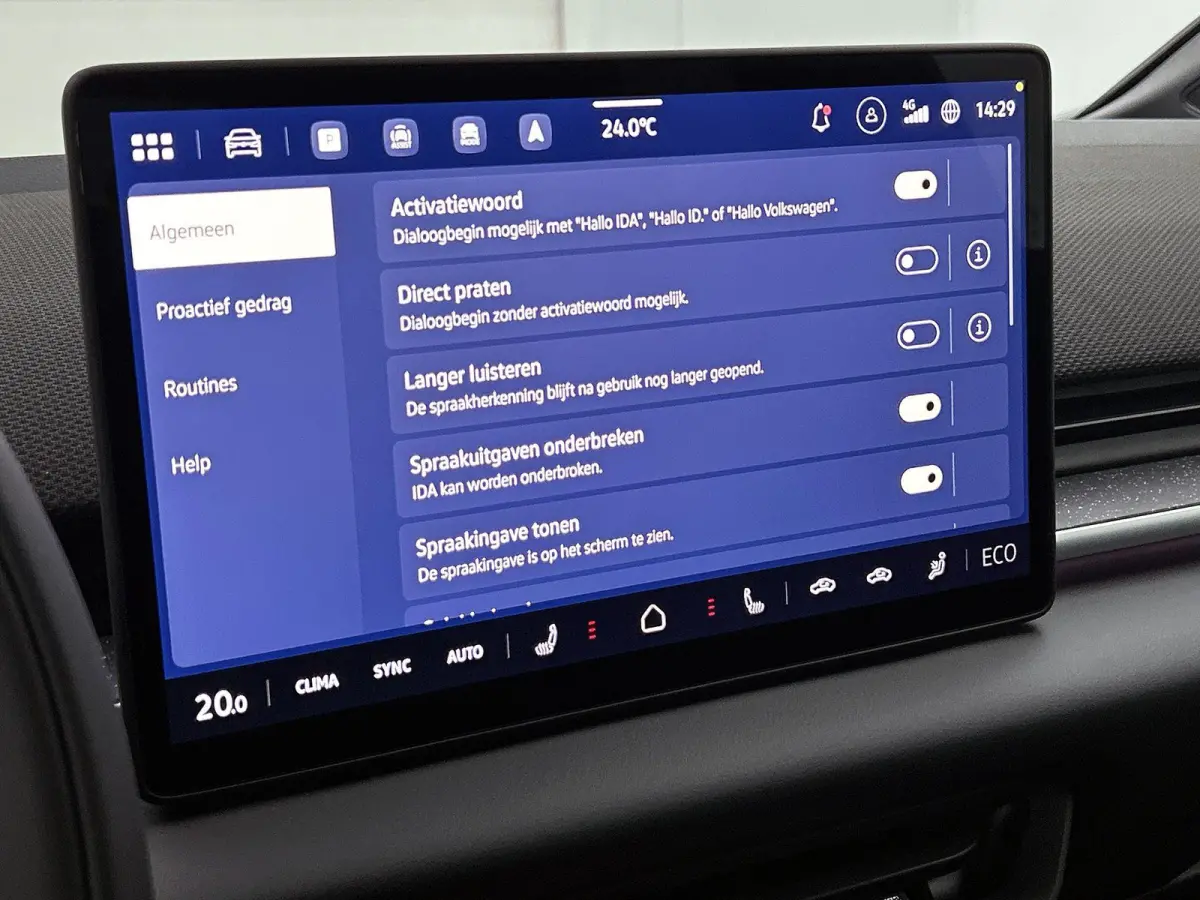 Life 50 kWh 170 PK | Steunhaak | Navigatie | Apple Carplay draadloos | Stoelverwarming | Ruiten getint | 19" Lichtmetalen velgen | Android Auto draadloos | LED verlichting | Camera | Climate