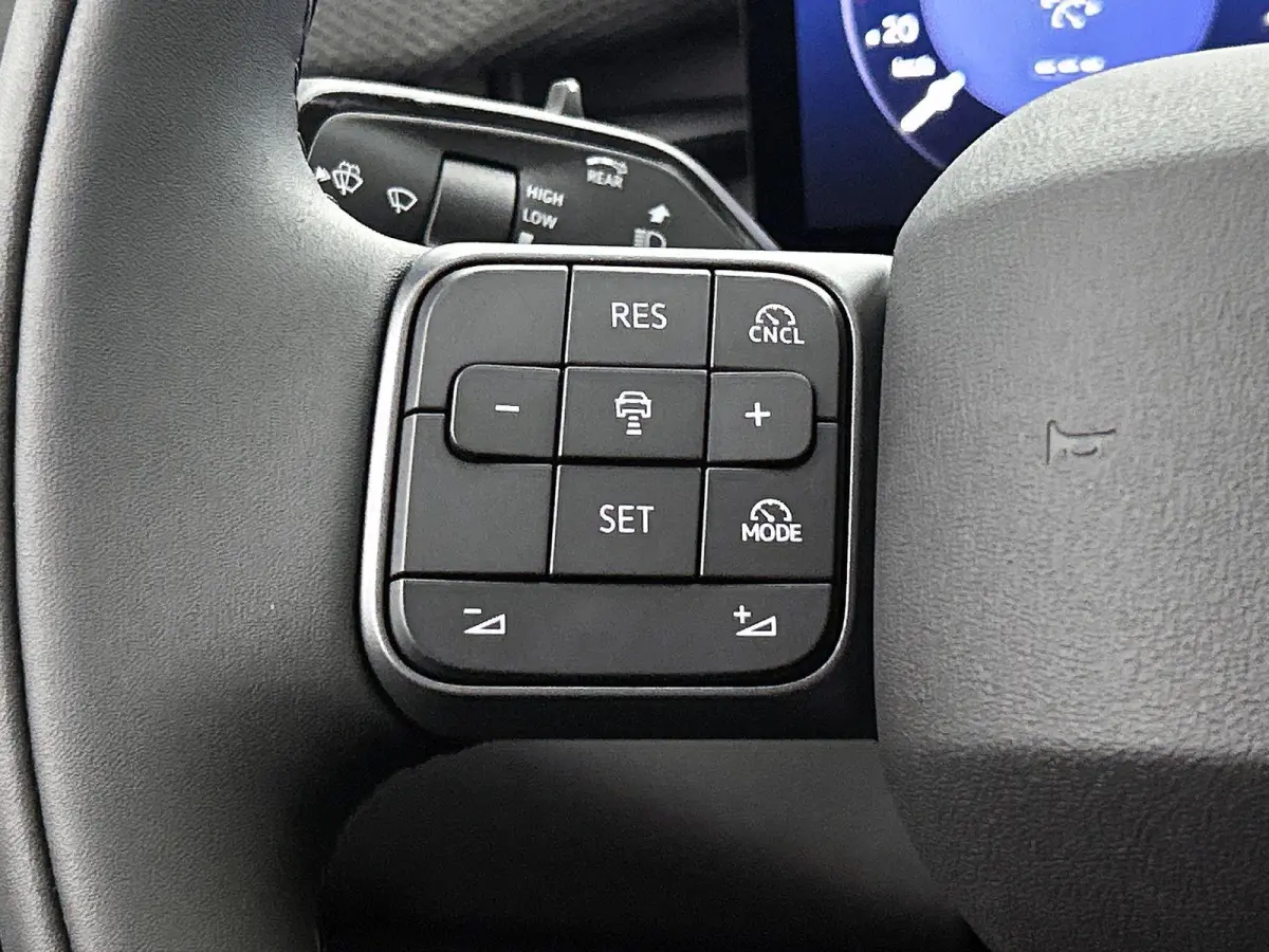 Life 50 kWh 170 PK | Steunhaak | Navigatie | Apple Carplay draadloos | Stoelverwarming | Ruiten getint | 19" Lichtmetalen velgen | Android Auto draadloos | LED verlichting | Camera | Climate