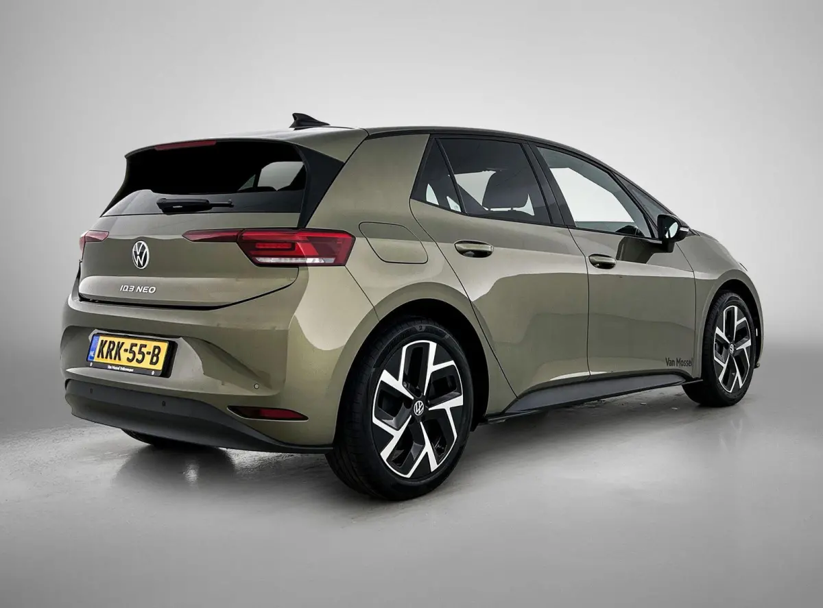 Life 50 kWh 170 PK | Steunhaak | Navigatie | Apple Carplay draadloos | Stoelverwarming | Ruiten getint | 19" Lichtmetalen velgen | Android Auto draadloos | LED verlichting | Camera | Climate
