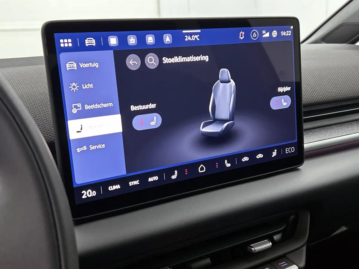 Life 50 kWh 170 PK | Steunhaak | Navigatie | Apple Carplay draadloos | Stoelverwarming | Ruiten getint | 19" Lichtmetalen velgen | Android Auto draadloos | LED verlichting | Camera | Climate