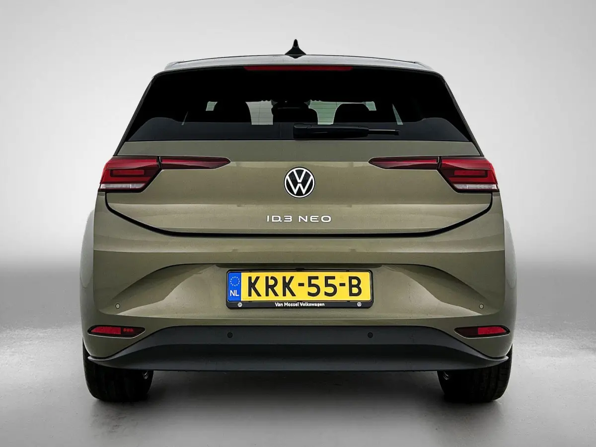 Life 50 kWh 170 PK | Steunhaak | Navigatie | Apple Carplay draadloos | Stoelverwarming | Ruiten getint | 19" Lichtmetalen velgen | Android Auto draadloos | LED verlichting | Camera | Climate