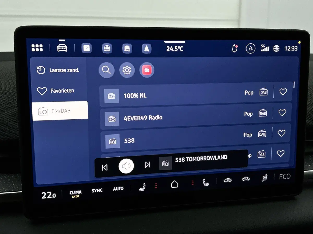 Life 50 kWh 170 PK | Steunhaak | Navigatie | Apple Carplay draadloos | Stoelverwarming | Ruiten getint | 19" Lichtmetalen velgen | Android Auto draadloos | LED verlichting | Camera | Climate
