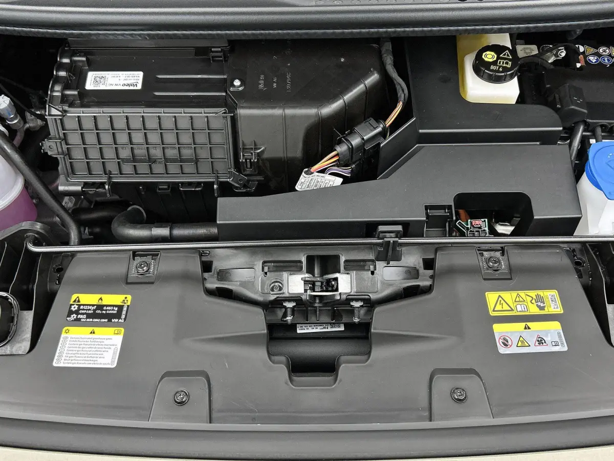 Life 50 kWh 170 PK | Steunhaak | Navigatie | Apple Carplay draadloos | Stoelverwarming | Ruiten getint | 19" Lichtmetalen velgen | Android Auto draadloos | LED verlichting | Camera | Climate