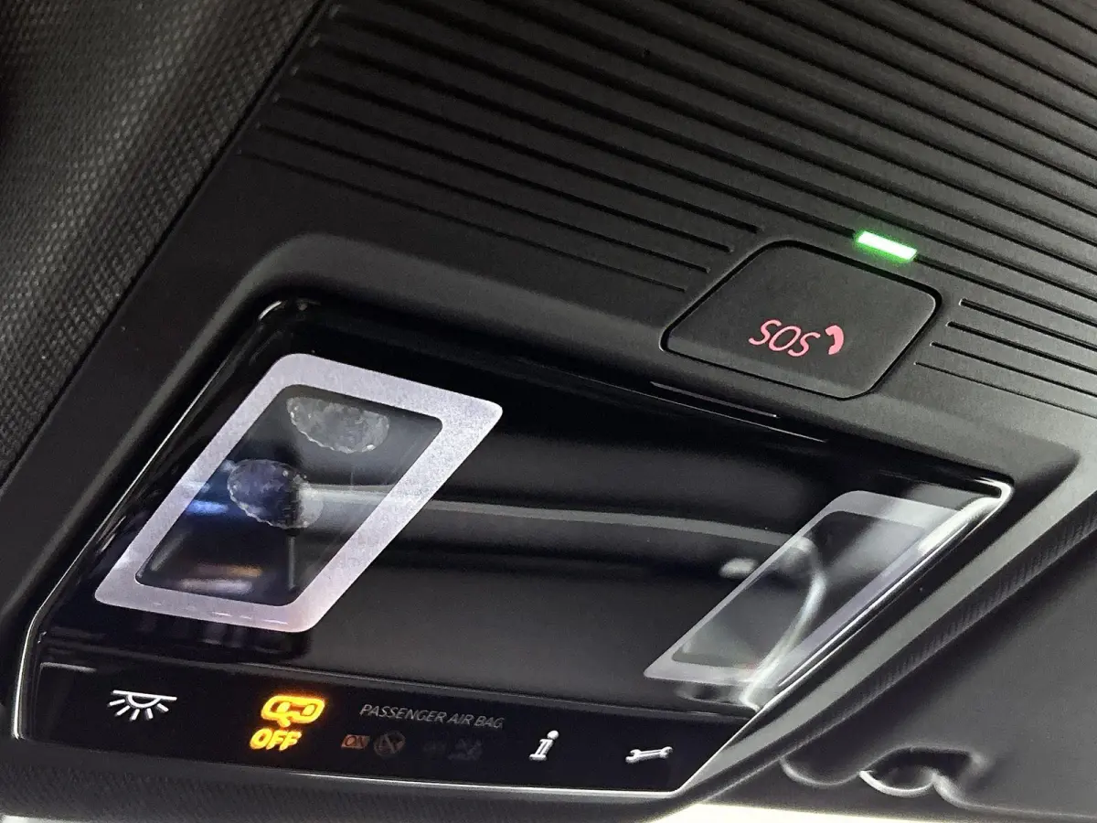 Life 50 kWh 170 PK | Steunhaak | Navigatie | Apple Carplay draadloos | Stoelverwarming | Ruiten getint | 19" Lichtmetalen velgen | Android Auto draadloos | LED verlichting | Camera | Climate
