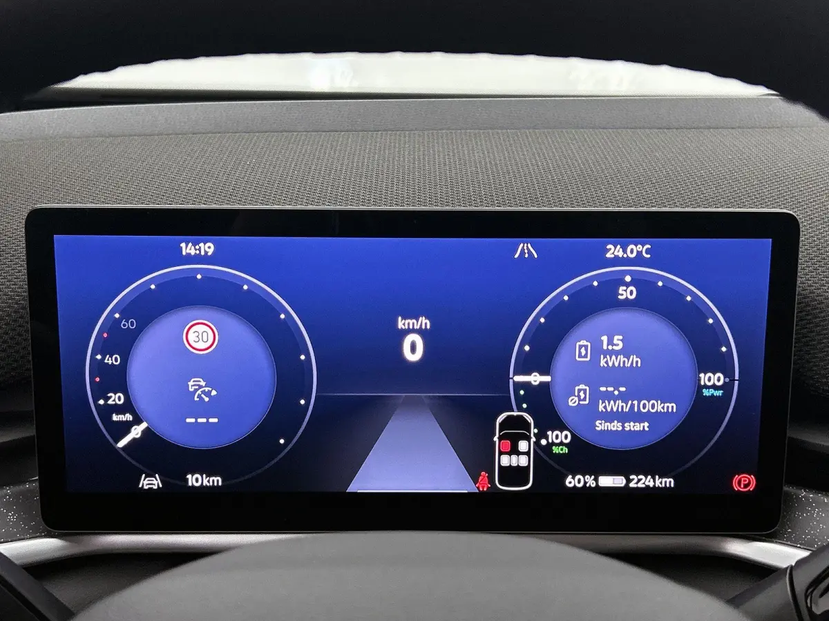 Life 50 kWh 170 PK | Steunhaak | Navigatie | Apple Carplay draadloos | Stoelverwarming | Ruiten getint | 19" Lichtmetalen velgen | Android Auto draadloos | LED verlichting | Camera | Climate