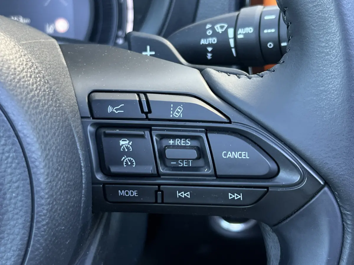 1.0 VVT-i S-CVT Limited | ACC | Camera | JBL | Carplay | Vouwdak