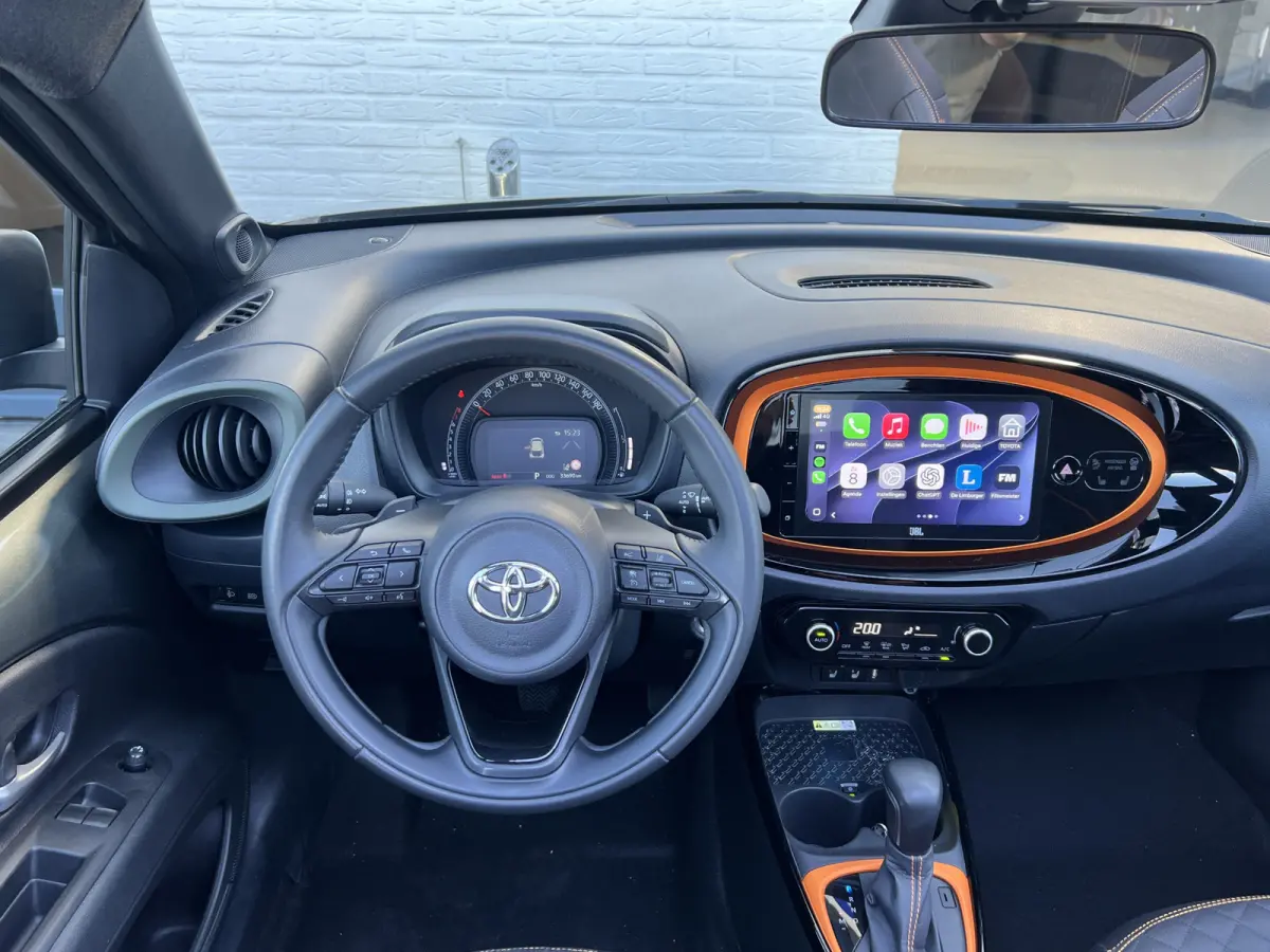 1.0 VVT-i S-CVT Limited | ACC | Camera | JBL | Carplay | Vouwdak