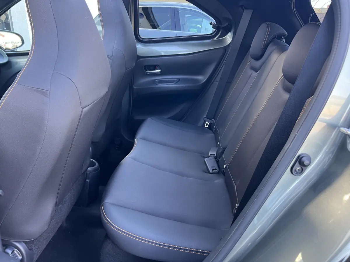 1.0 VVT-i S-CVT Limited | ACC | Camera | JBL | Carplay | Vouwdak