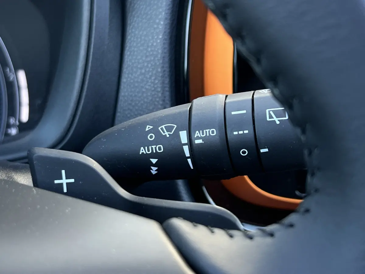 1.0 VVT-i S-CVT Limited | ACC | Camera | JBL | Carplay | Vouwdak