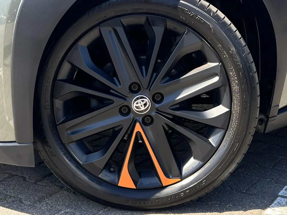 1.0 VVT-i S-CVT Limited | ACC | Camera | JBL | Carplay | Vouwdak