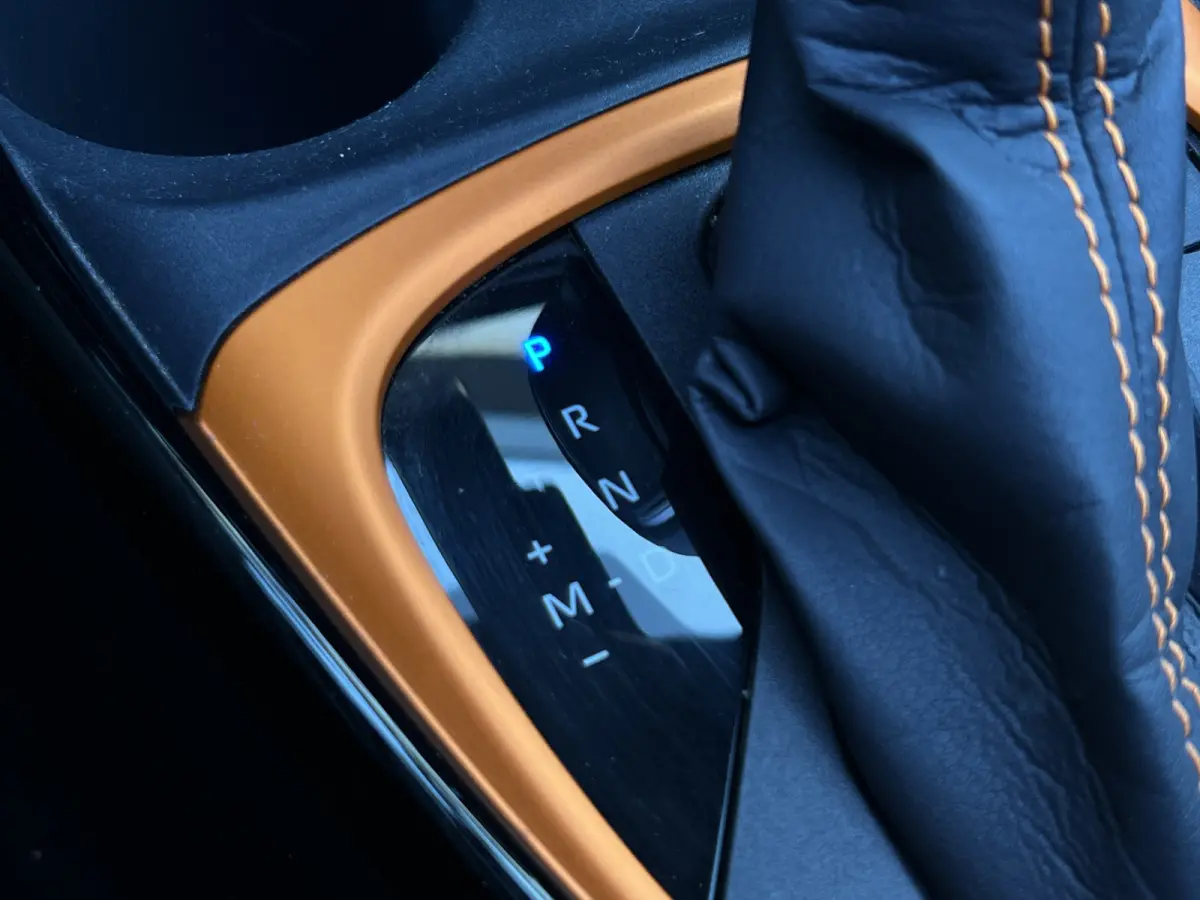 1.0 VVT-i S-CVT Limited | ACC | Camera | JBL | Carplay | Vouwdak