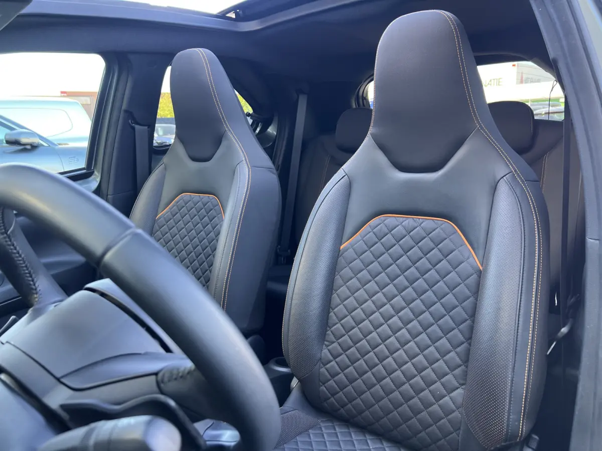 1.0 VVT-i S-CVT Limited | ACC | Camera | JBL | Carplay | Vouwdak