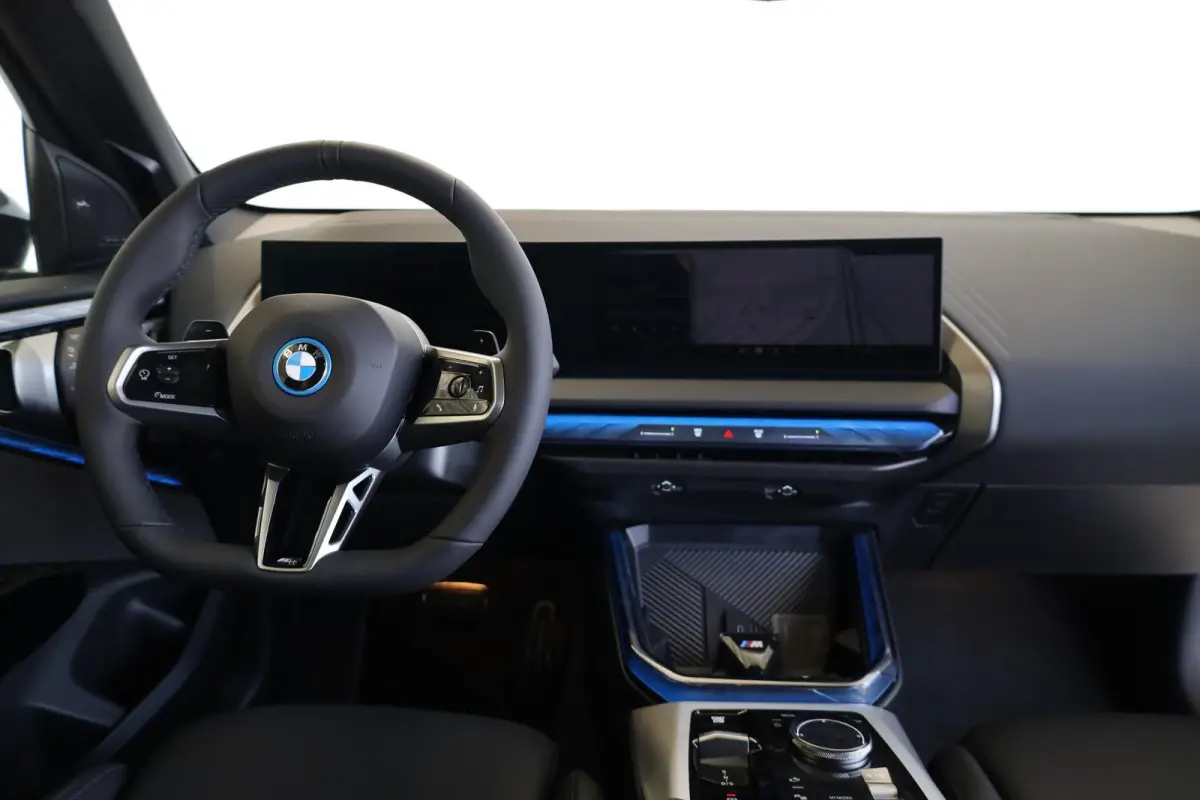 30e xDrive | M Sport Pro | Panoramadak | Driving Assistant Professional | Haman/Kardon | Trekhaak