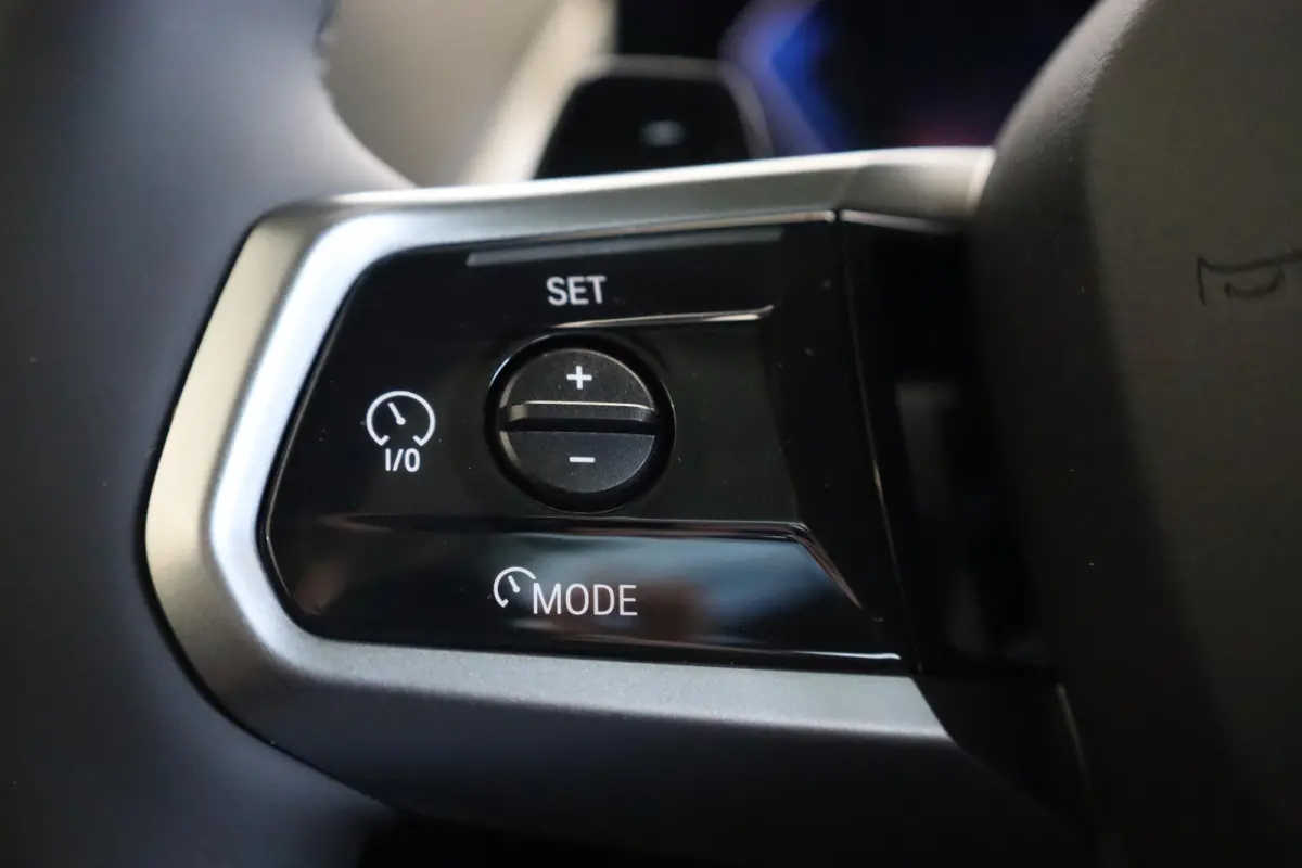 30e xDrive | M Sport Pro | Panoramadak | Driving Assistant Professional | Haman/Kardon | Trekhaak