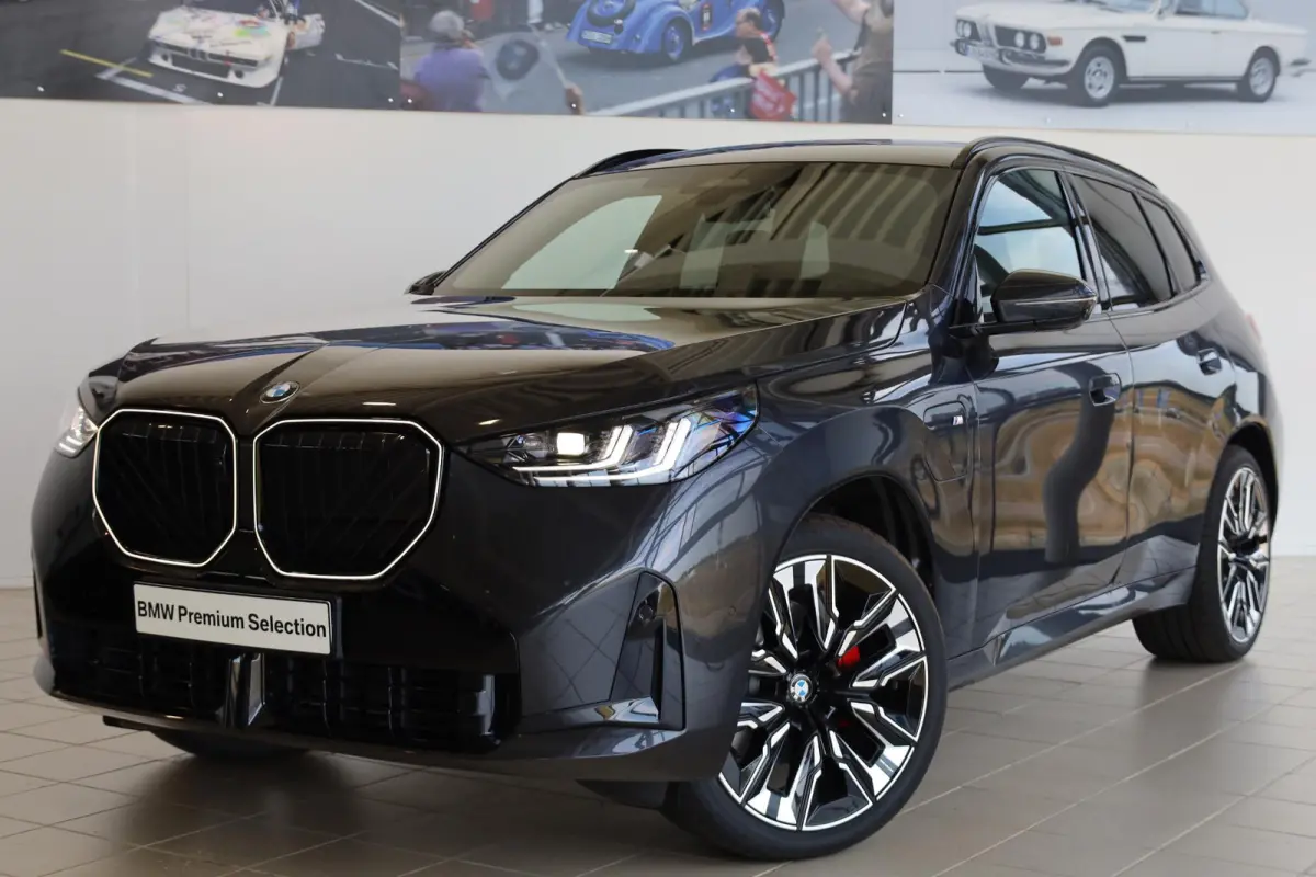 30e xDrive | M Sport Pro | Panoramadak | Driving Assistant Professional | Haman/Kardon | Trekhaak