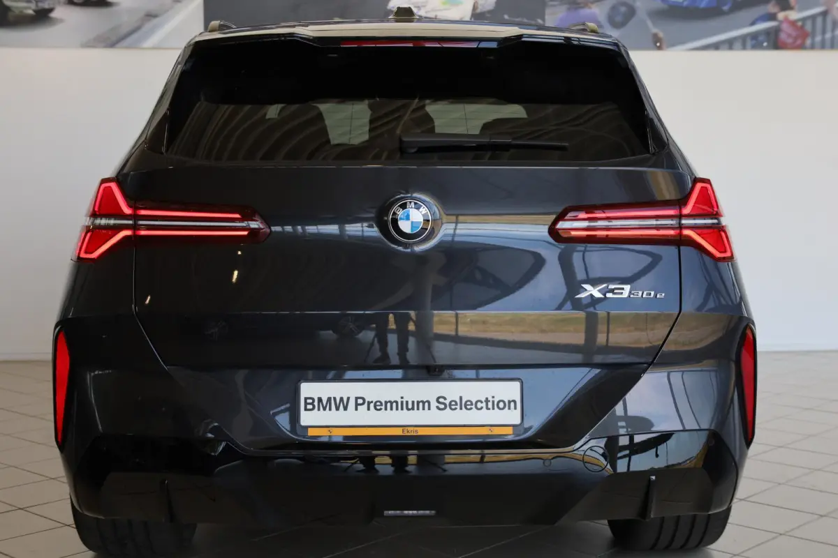 30e xDrive | M Sport Pro | Panoramadak | Driving Assistant Professional | Haman/Kardon | Trekhaak