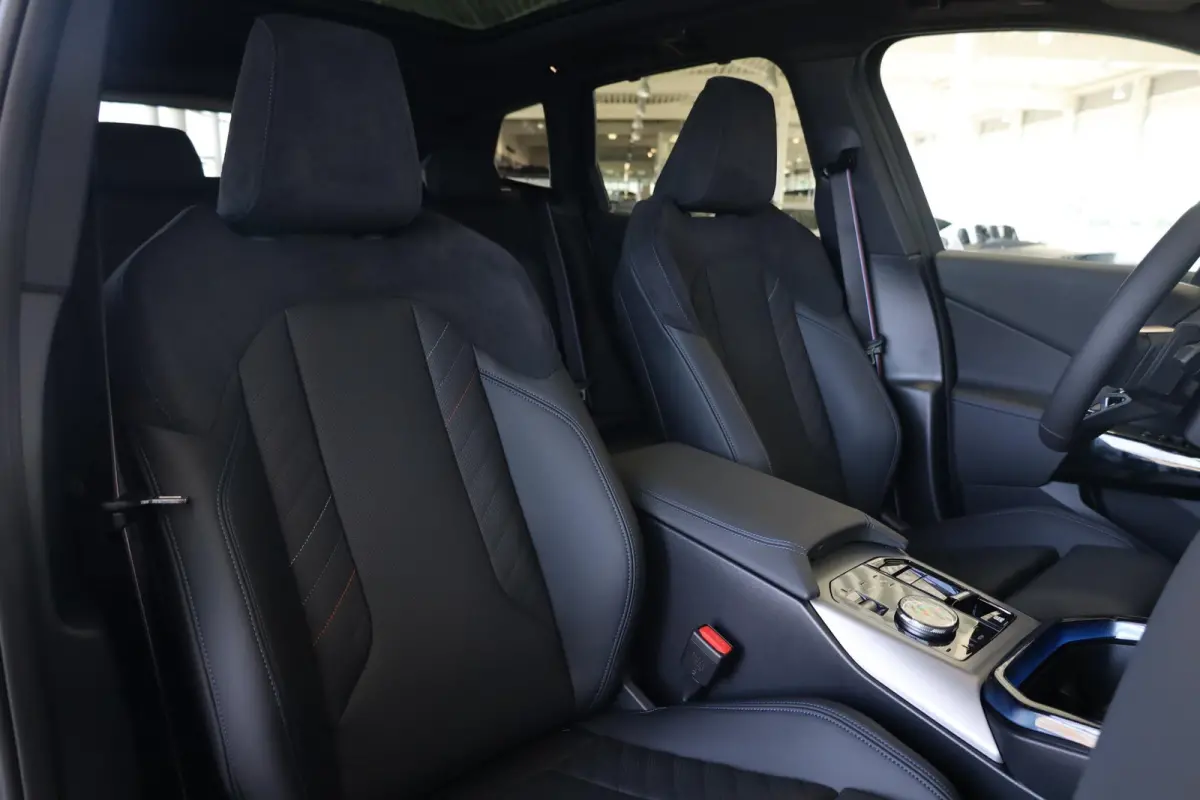 30e xDrive | M Sport Pro | Panoramadak | Driving Assistant Professional | Haman/Kardon | Trekhaak