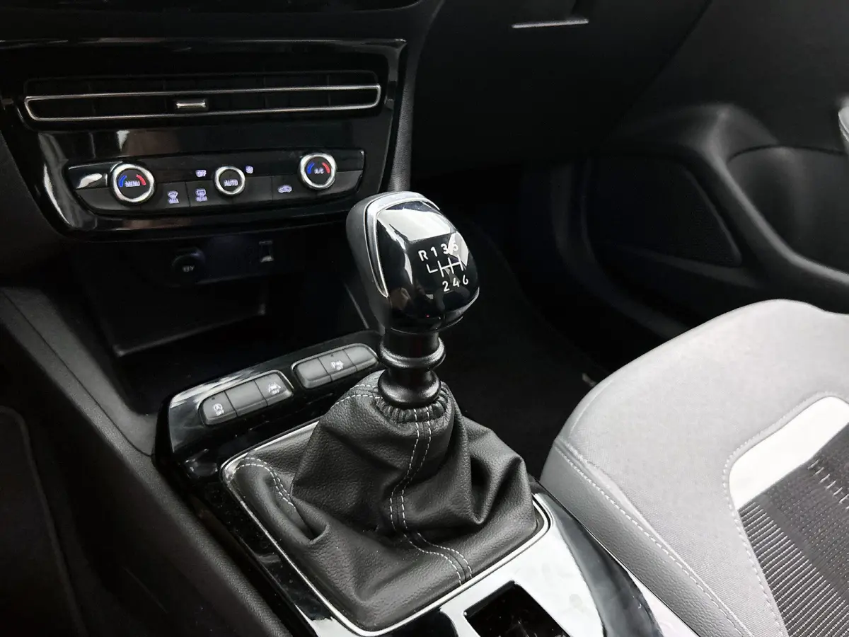 1.2 Elegance | Navigatie | Climate control | Trekhaak | Camera