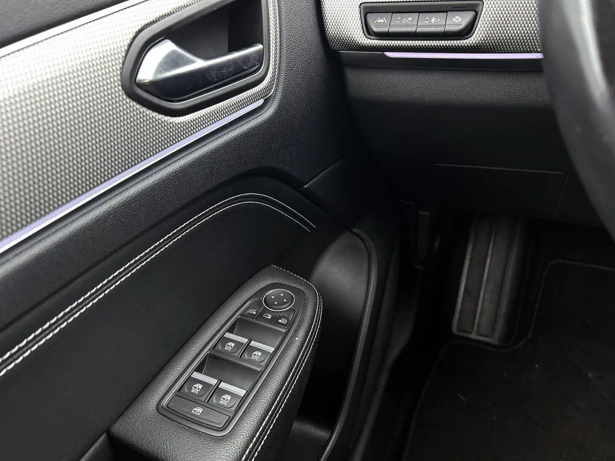 1.3 TCe 140 | Climate control | Camera | Apple Carplay/Android Auto