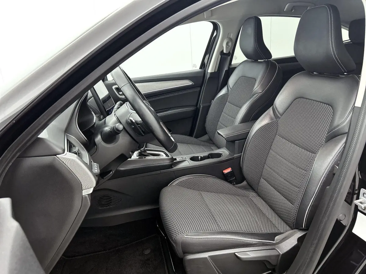 1.3 TCe 140 | Climate control | Camera | Apple Carplay/Android Auto