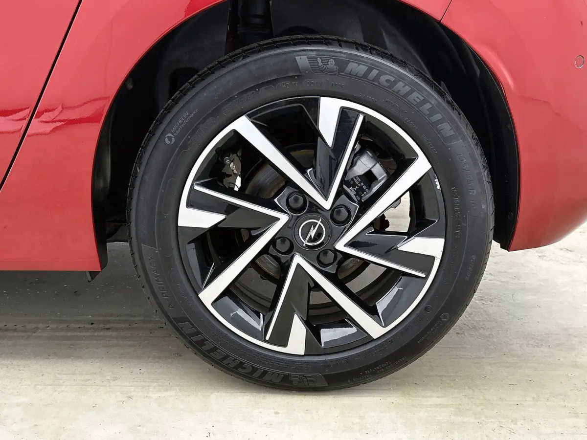 1.2 Turbo Hybrid GS