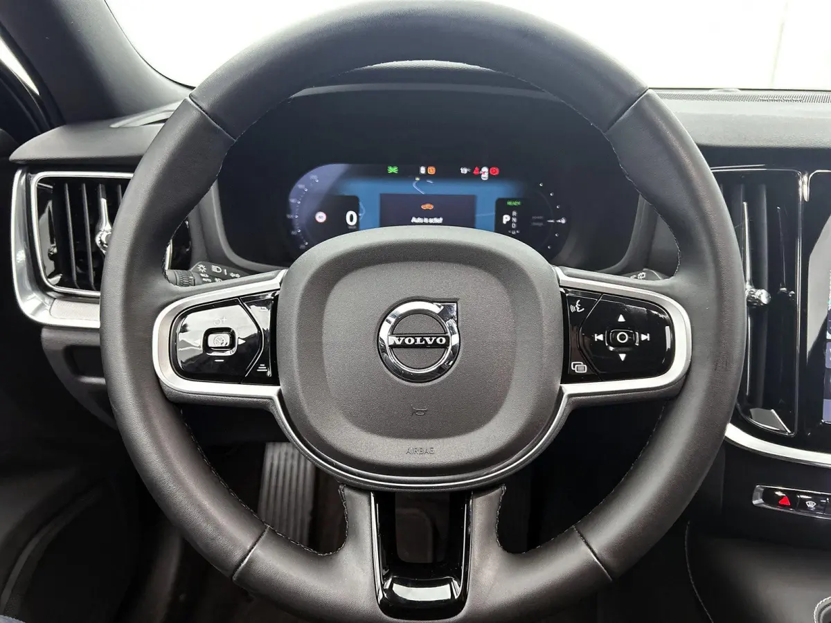 2.0 T6 Plug-in hybrid AWD Plus Dark