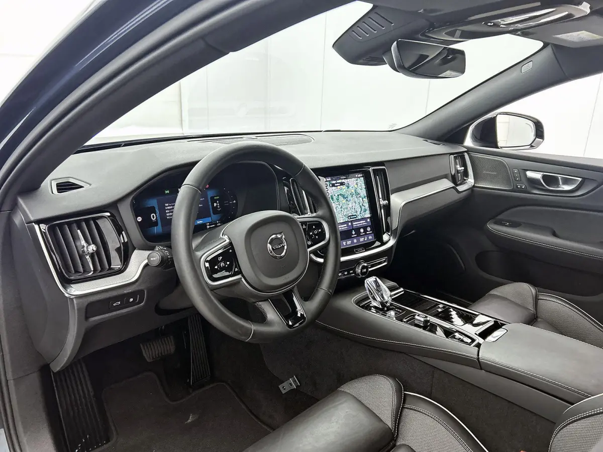 2.0 T6 Plug-in hybrid AWD Plus Dark
