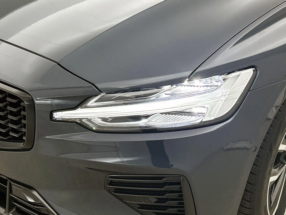 2.0 T6 Plug-in hybrid AWD Plus Dark