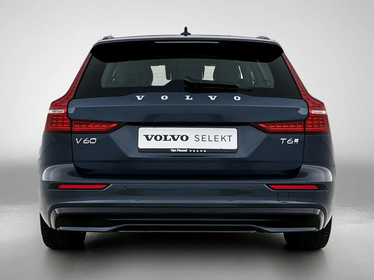 2.0 T6 Plug-in hybrid AWD Plus Dark