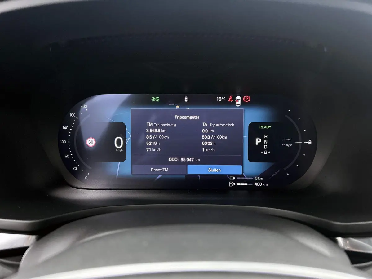 2.0 T6 Plug-in hybrid AWD Plus Dark
