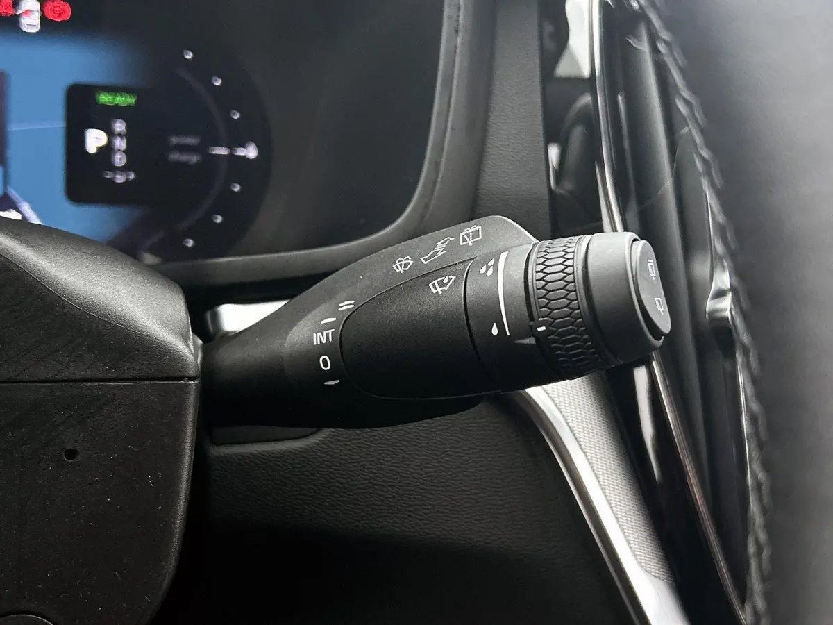 2.0 T6 Plug-in hybrid AWD Plus Dark