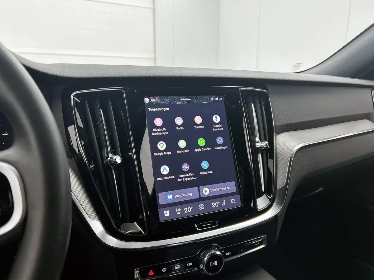 2.0 T6 Plug-in hybrid AWD Plus Dark