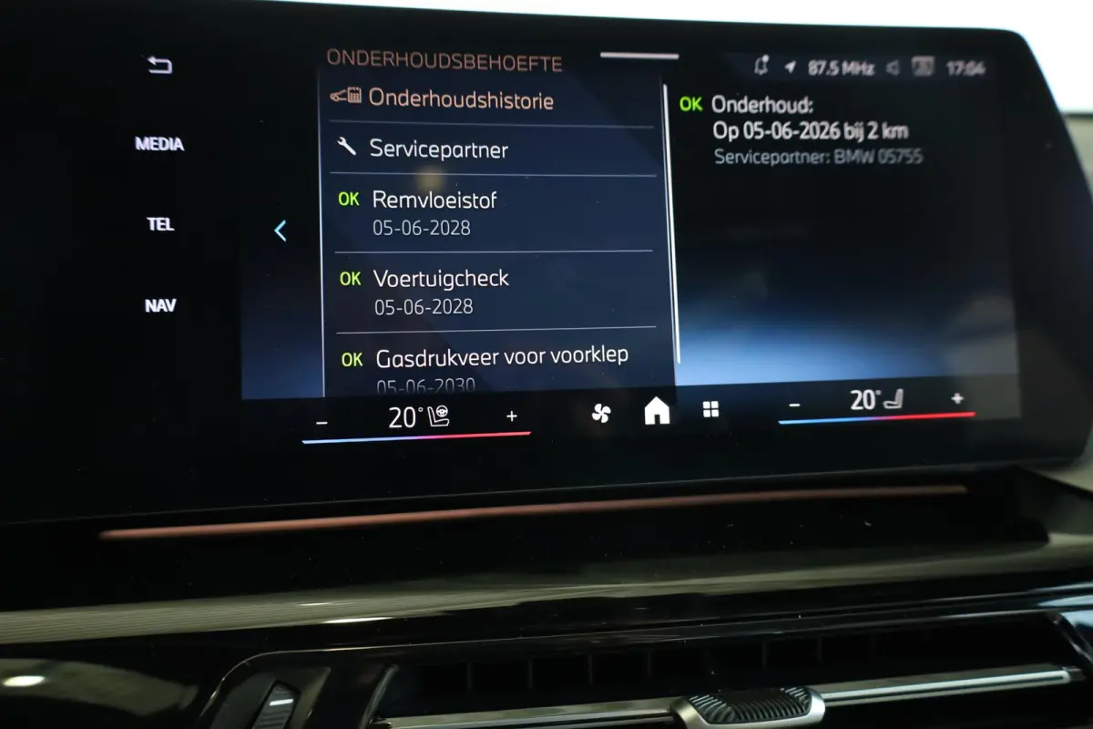 eDrive20 | M Sport Pro | Panoramadak | Driving Assistant Plus | Harman/Kardon | Trekhaak