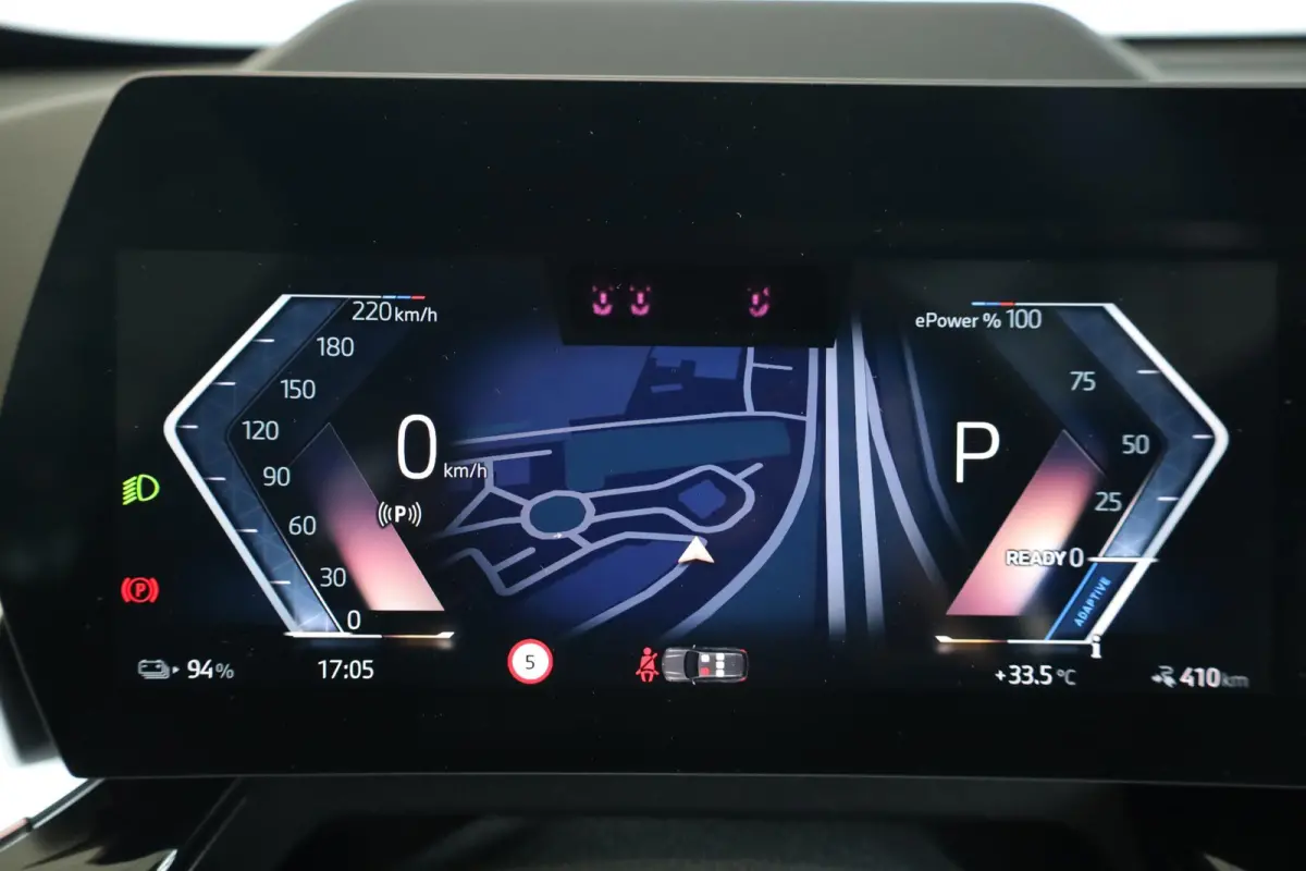 eDrive20 | M Sport Pro | Panoramadak | Driving Assistant Plus | Harman/Kardon | Trekhaak