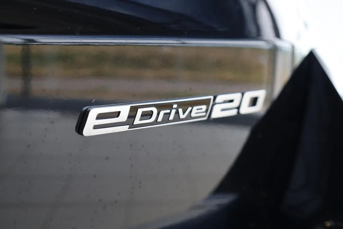 eDrive20 | M Sport Pro | Panoramadak | Driving Assistant Plus | Harman/Kardon | Trekhaak