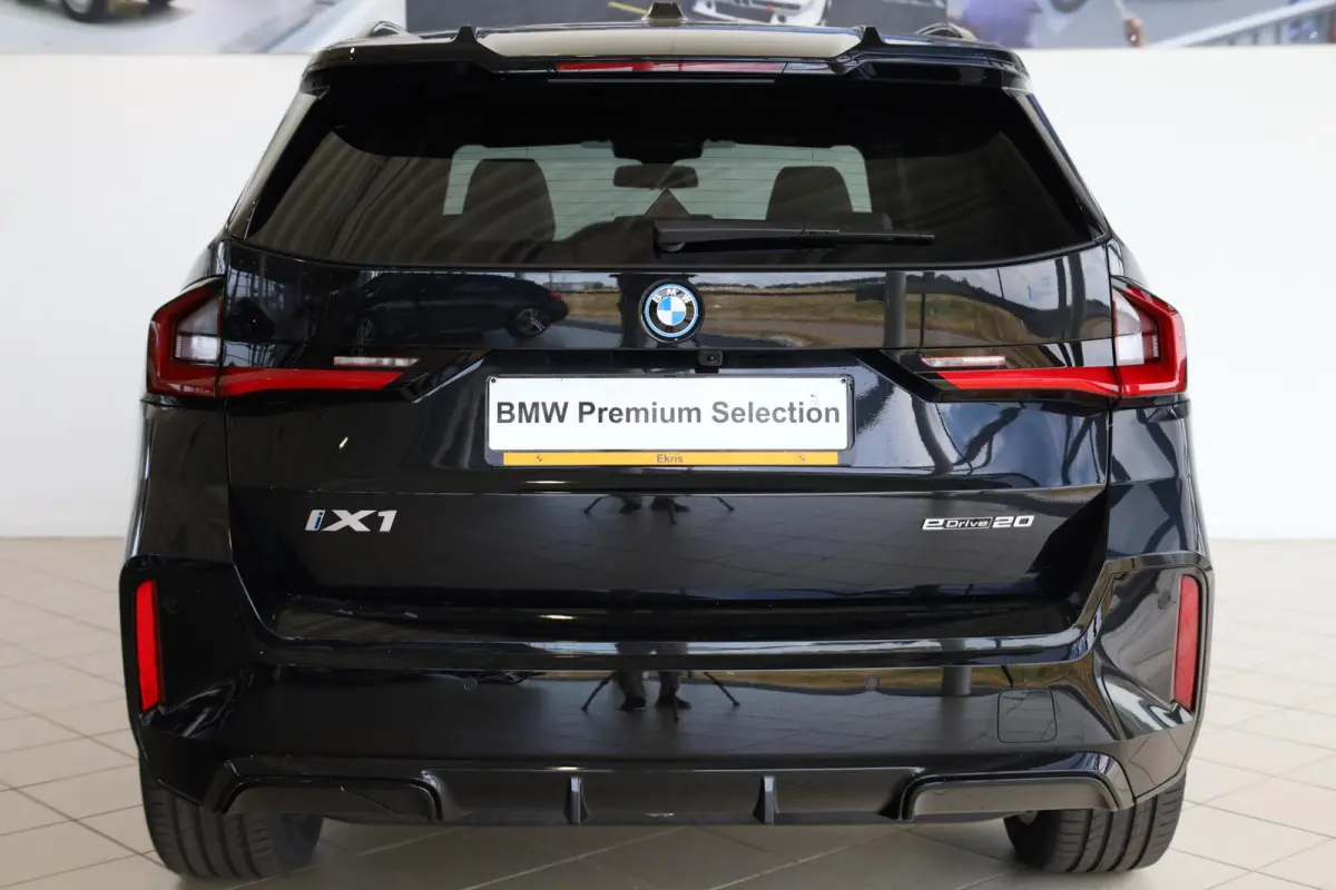 eDrive20 | M Sport Pro | Panoramadak | Driving Assistant Plus | Harman/Kardon | Trekhaak