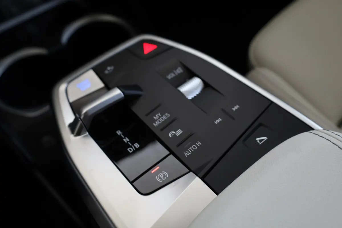 eDrive20 | M Sport Pro | Panoramadak | Driving Assistant Plus | Harman/Kardon | Trekhaak