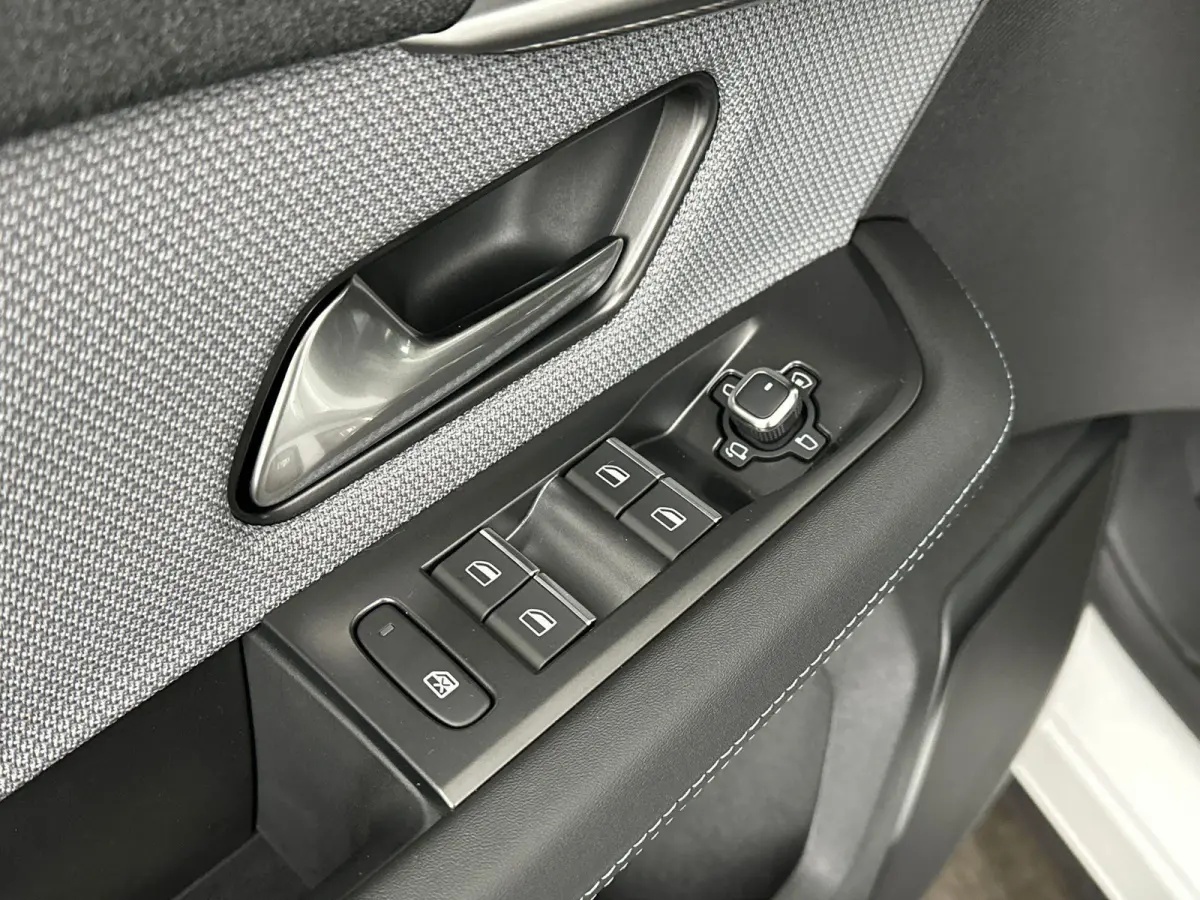 1.2 Turbo Hybrid Business Edition | DEMONSTRATIE MODEL | Camera | Navigatie | Head-Up Display | Pano | Tot 8 jaar Garantie!