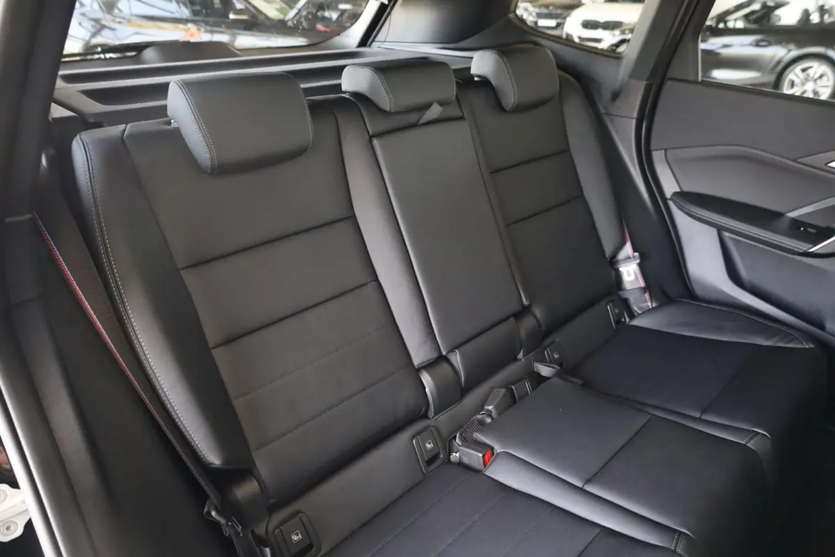 eDrive20 | M Sport Pro | Panoramadak | Driving Assistant Plus | Harman/Kardon | Head-Up Display | Trekhaak
