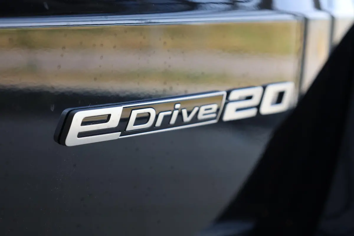 eDrive20 | M Sport Pro | Panoramadak | Driving Assistant Plus | Harman/Kardon | Head-Up Display | Trekhaak