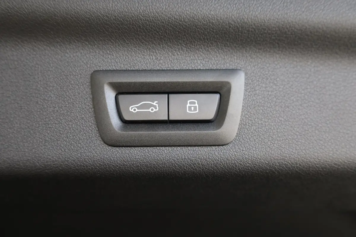 eDrive20 | M Sport Pro | Panoramadak | Driving Assistant Plus | Harman/Kardon | Head-Up Display | Trekhaak