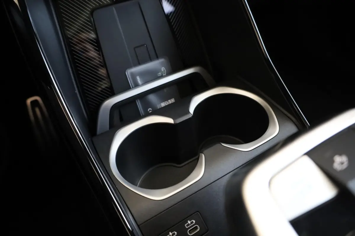 eDrive20 | M Sport Pro | Panoramadak | Driving Assistant Plus | Harman/Kardon | Head-Up Display | Trekhaak